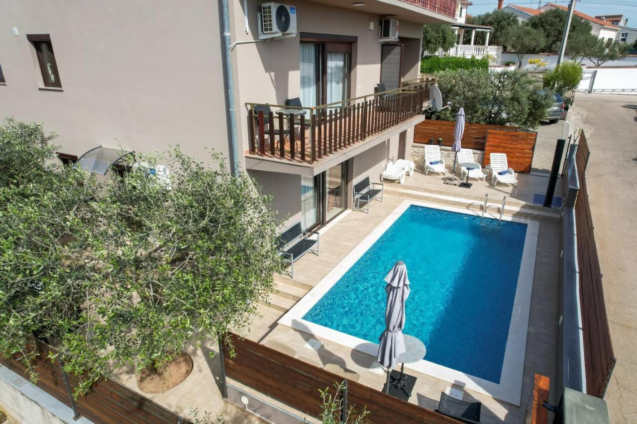 Pool Apartments Julia Zára Kültér fotó