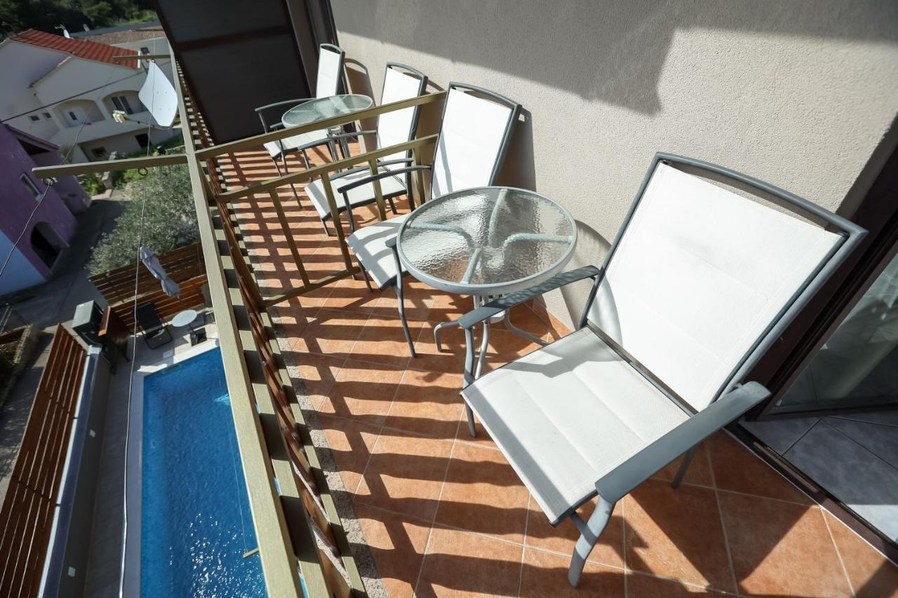 Pool Apartments Julia Zára Kültér fotó