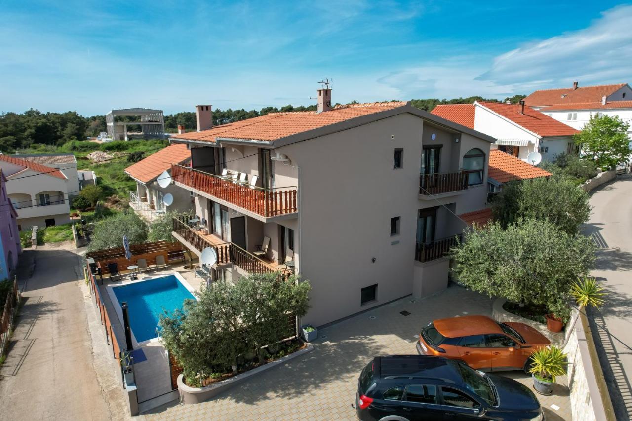 Pool Apartments Julia Zára Kültér fotó