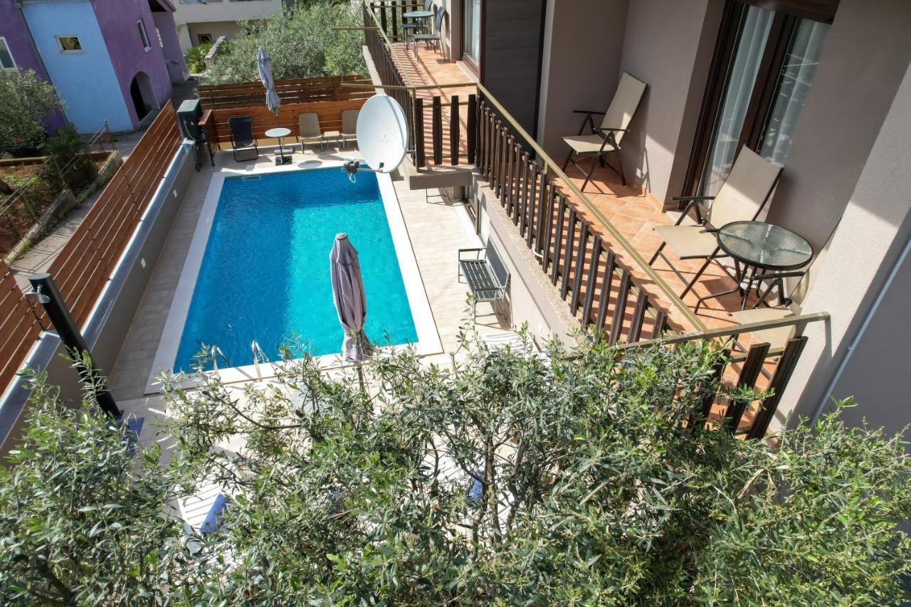 Pool Apartments Julia Zára Kültér fotó