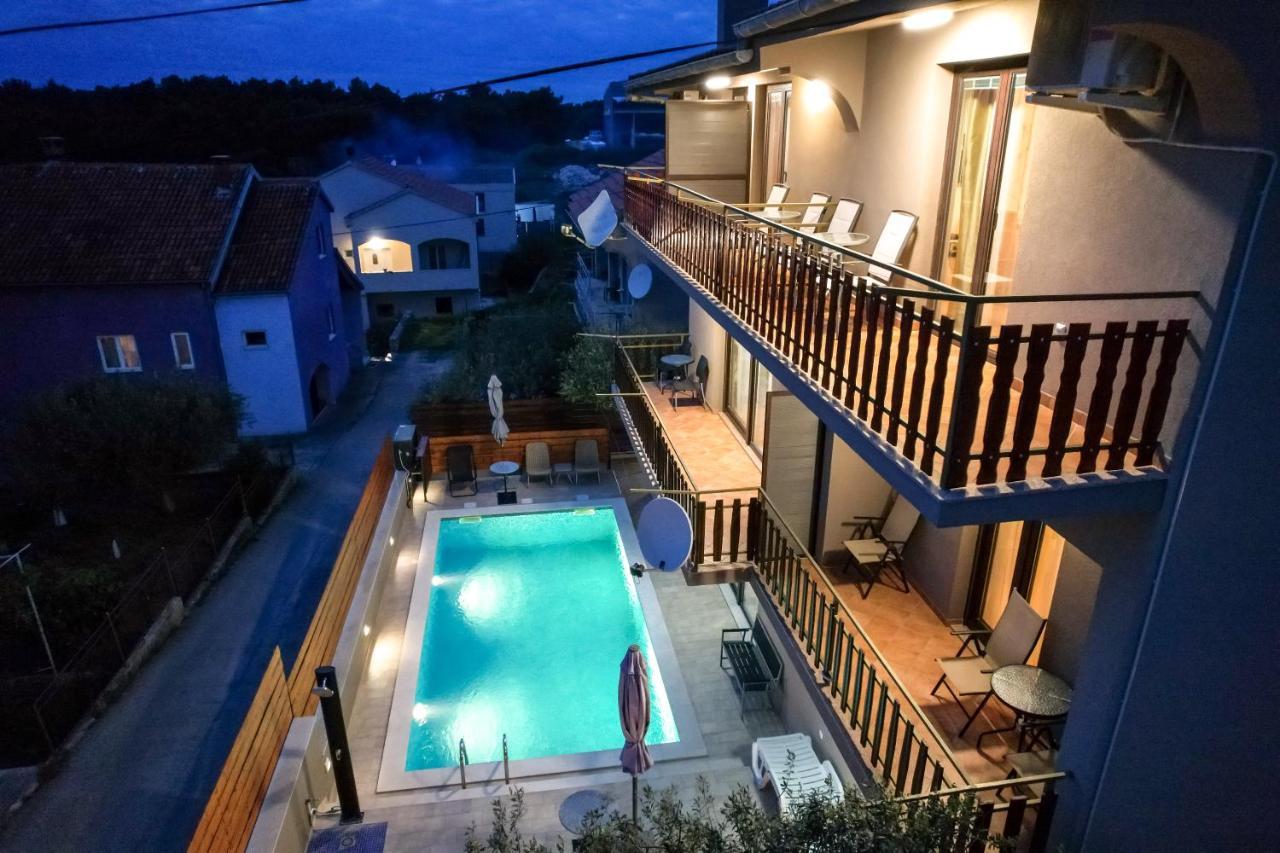 Pool Apartments Julia Zára Kültér fotó