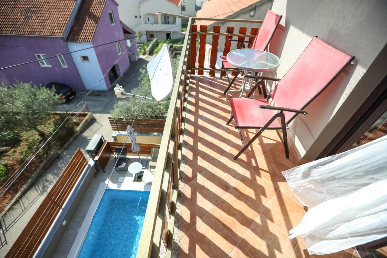 Pool Apartments Julia Zára Kültér fotó