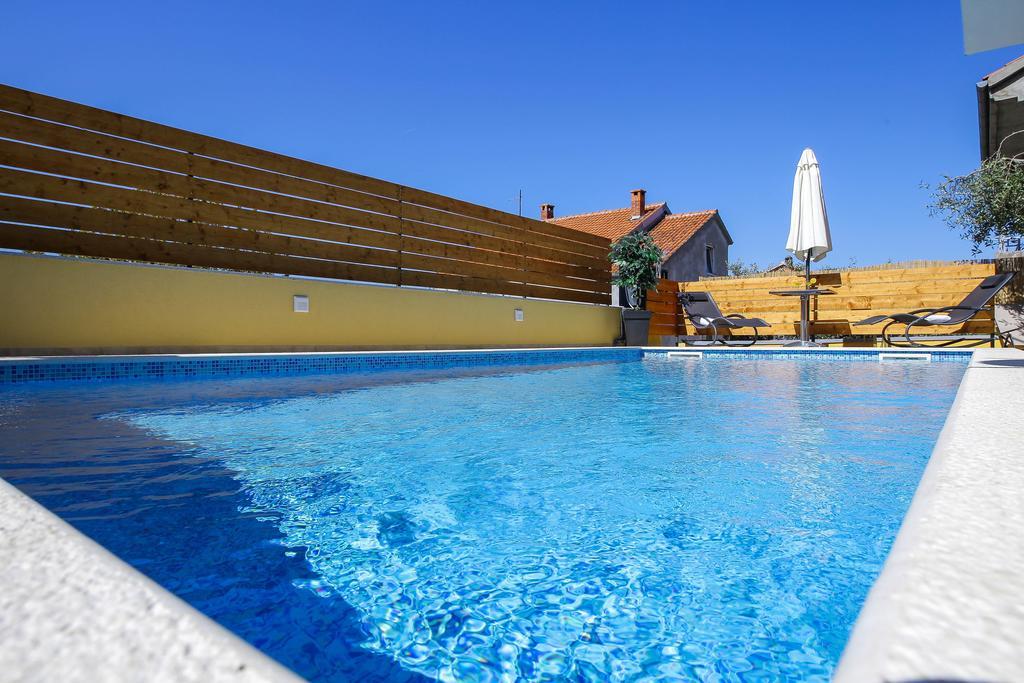 Pool Apartments Julia Zára Kültér fotó